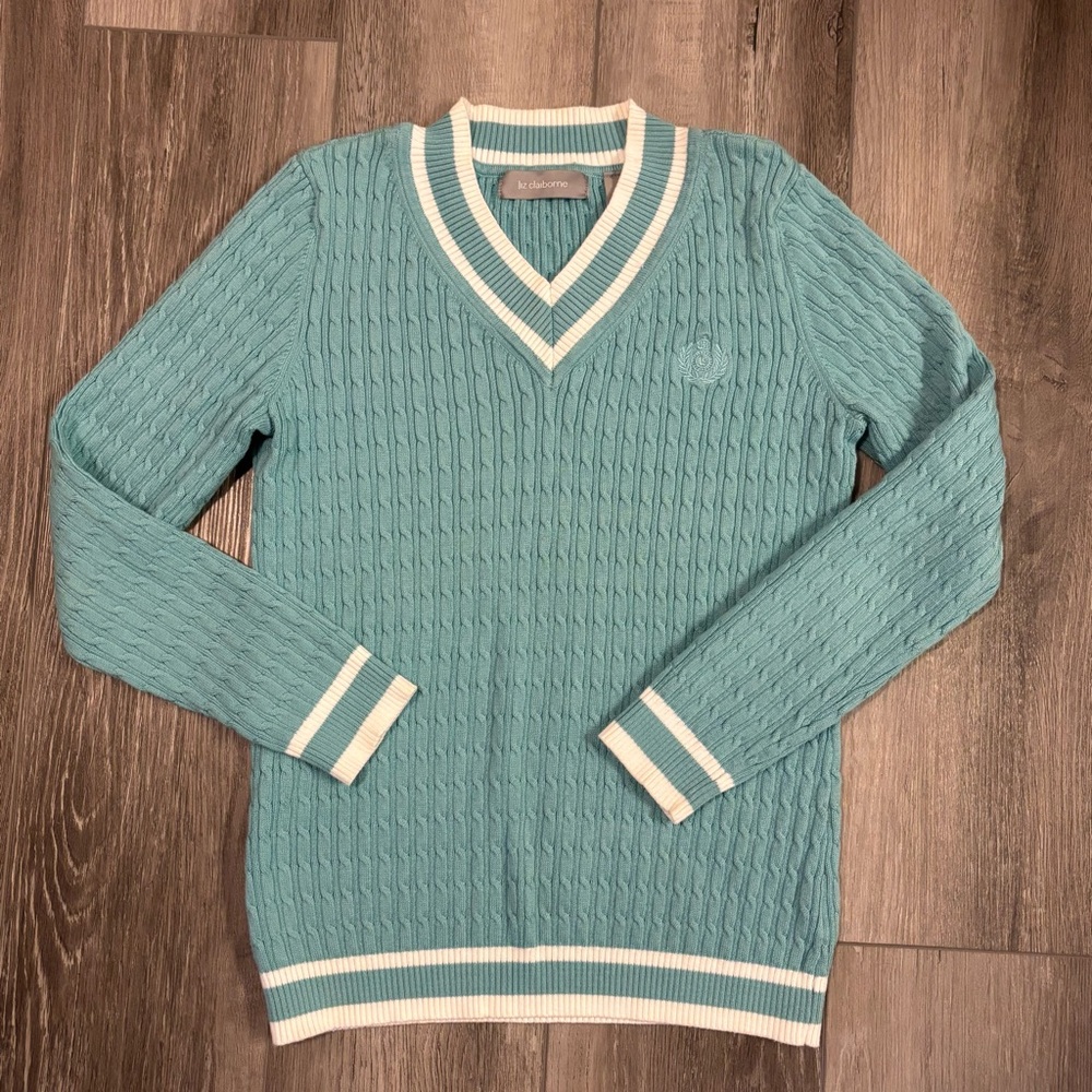🩵Liz Claiborne🩵 V-Neck Cable Knit Sweater